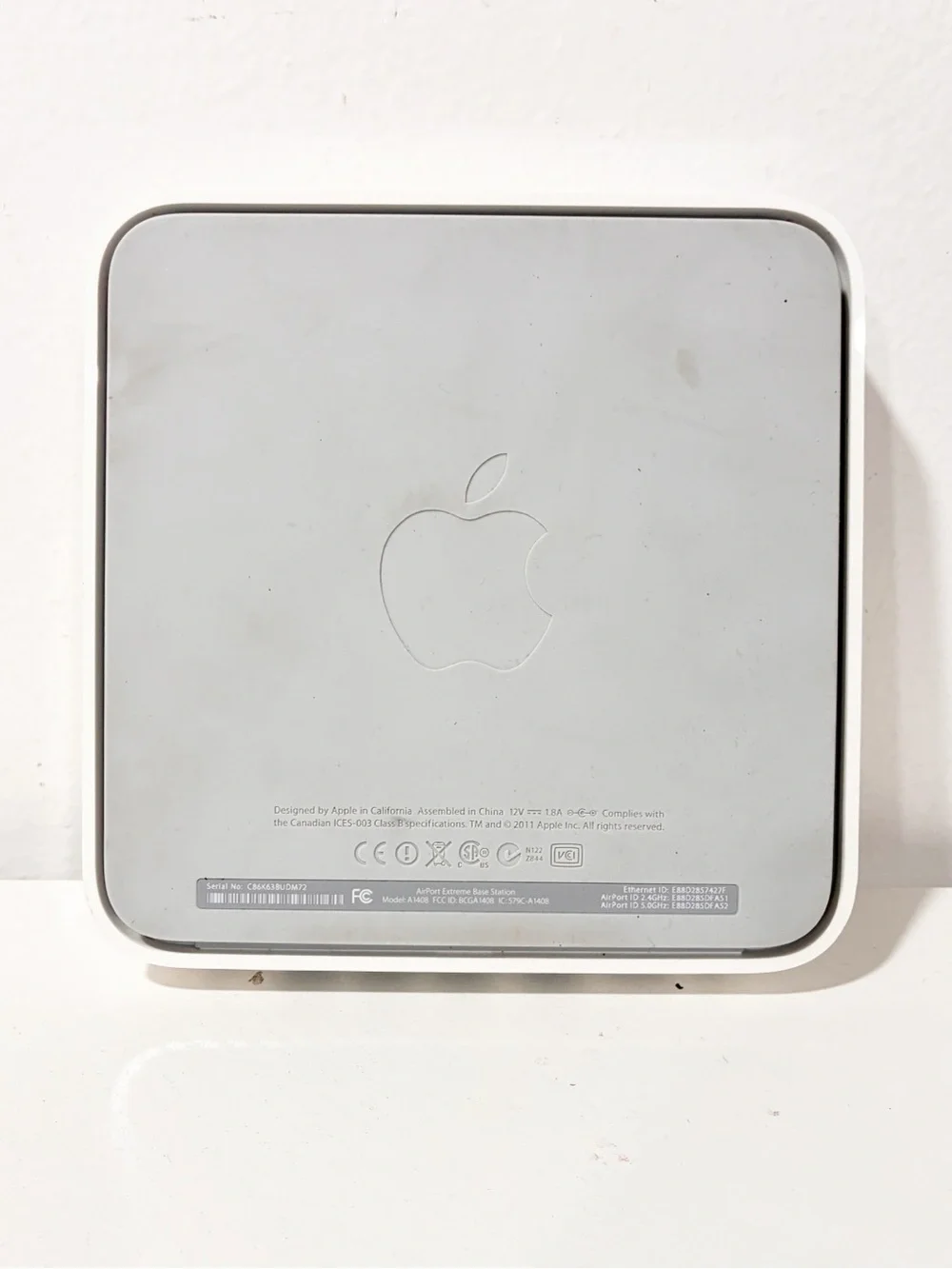 AirPort Extreme 802.11n WiFi Apple Router A1143 1st Gen Base Station - No Cables